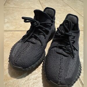 ADIDAS ORIGINALS YEEZY BOOST 350V2 / ONYX